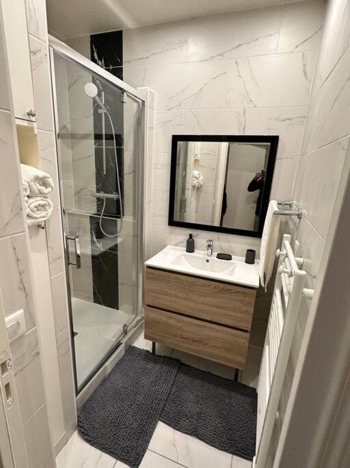 Appartement A 15Min De Paris Drancy Buitenkant foto